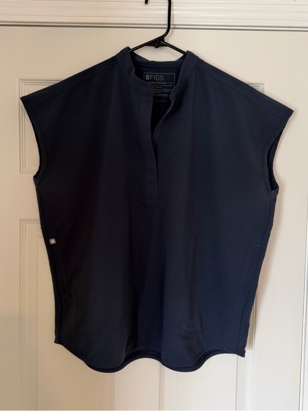 NWT - FIGS Women's Rafaela Oversized Scrub Top - Night Sky - Size Medium